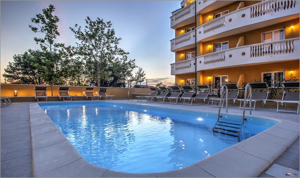זאטון Aparthotel Zaton מראה חיצוני תמונה