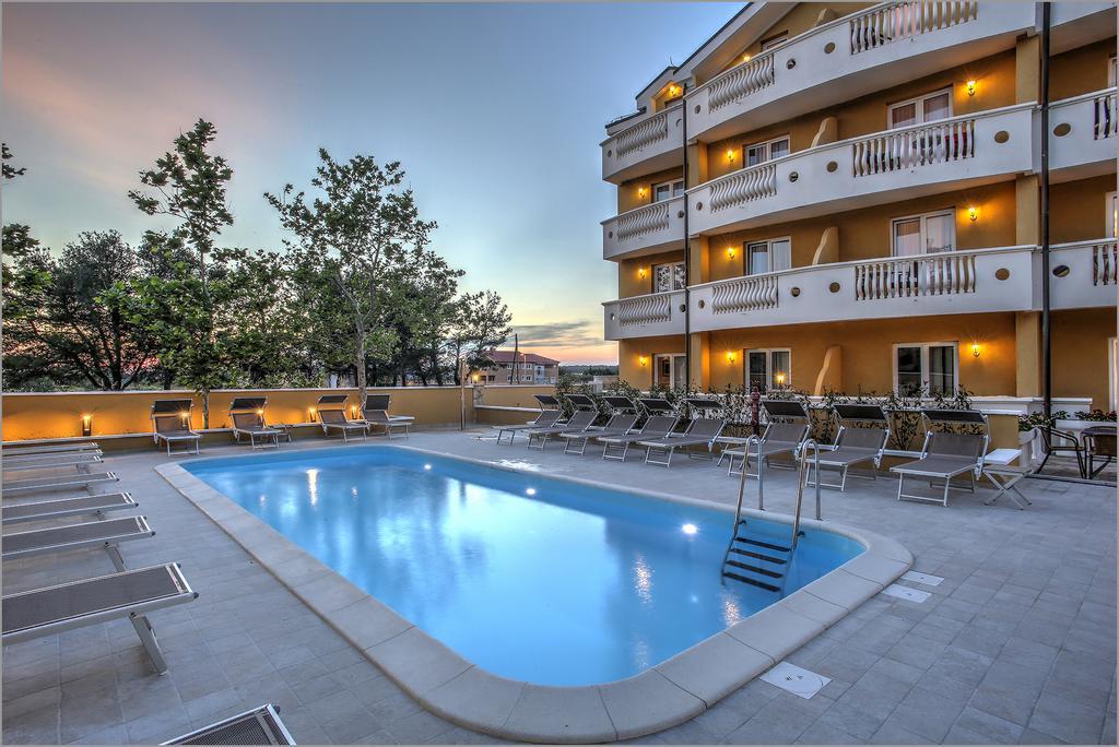 זאטון Aparthotel Zaton מראה חיצוני תמונה