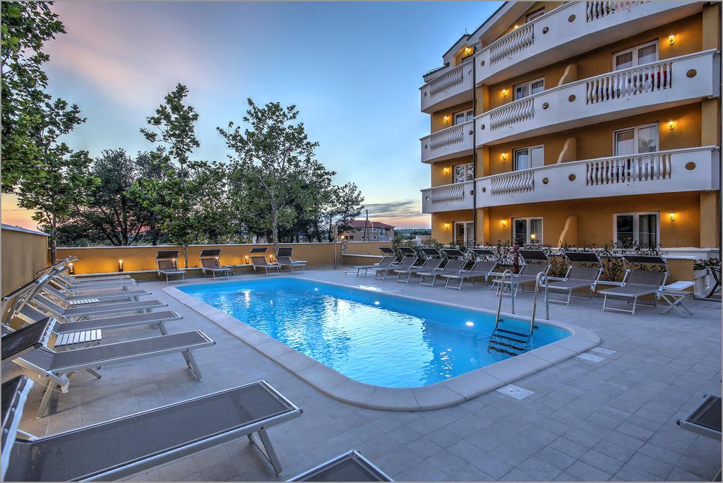 זאטון Aparthotel Zaton מראה חיצוני תמונה