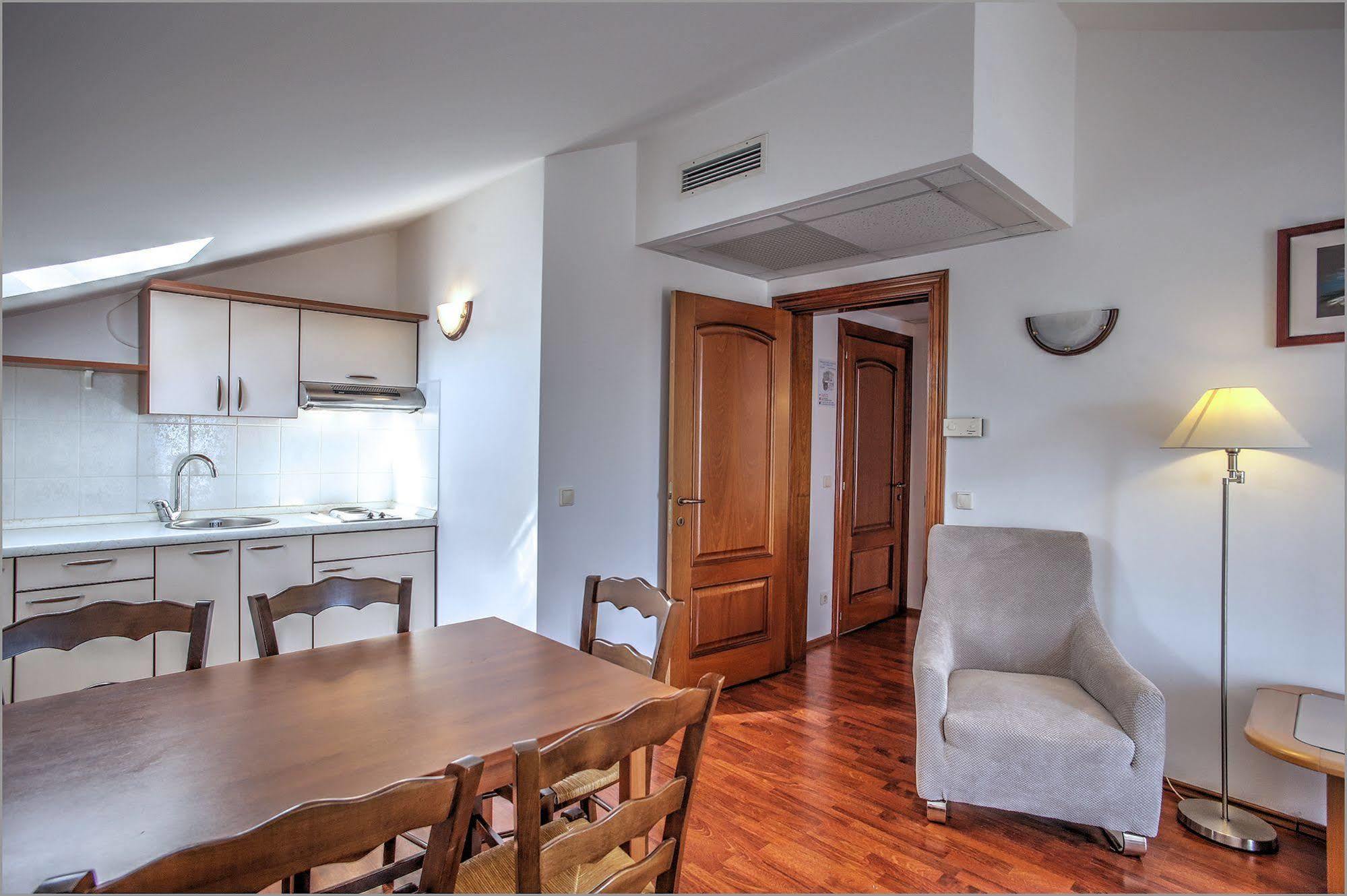 זאטון Aparthotel Zaton מראה חיצוני תמונה