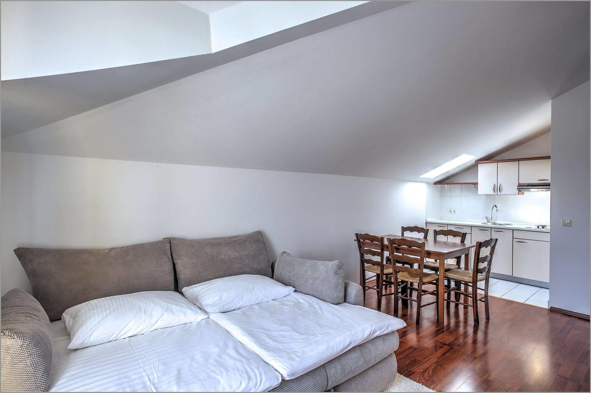 זאטון Aparthotel Zaton מראה חיצוני תמונה